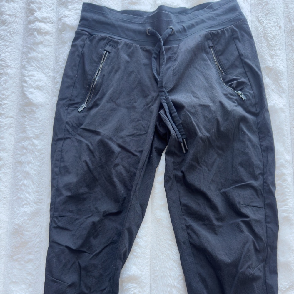 Athleta Black Trekkie Jogger Pants Size 2